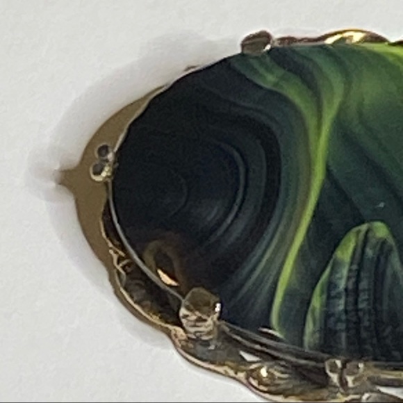 Kelly Waters Oval Brooch Pin and Pendant Green Marbled Stone with Gold Tone - Picture 4 of 12